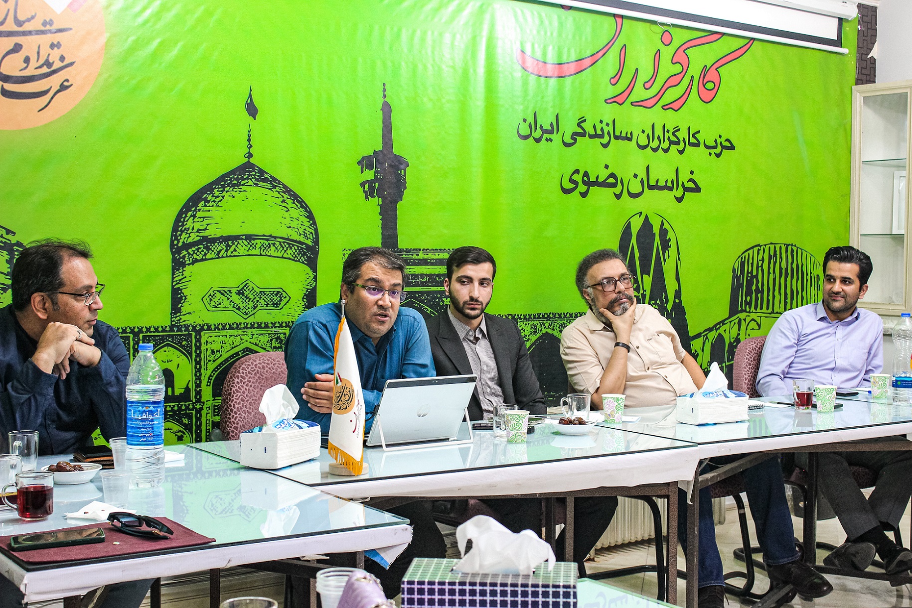 گفت‌وگو با نسل z باید از موضع برابر باشد/ کم بودن پیمایش‌ها در رابطه با این نسل